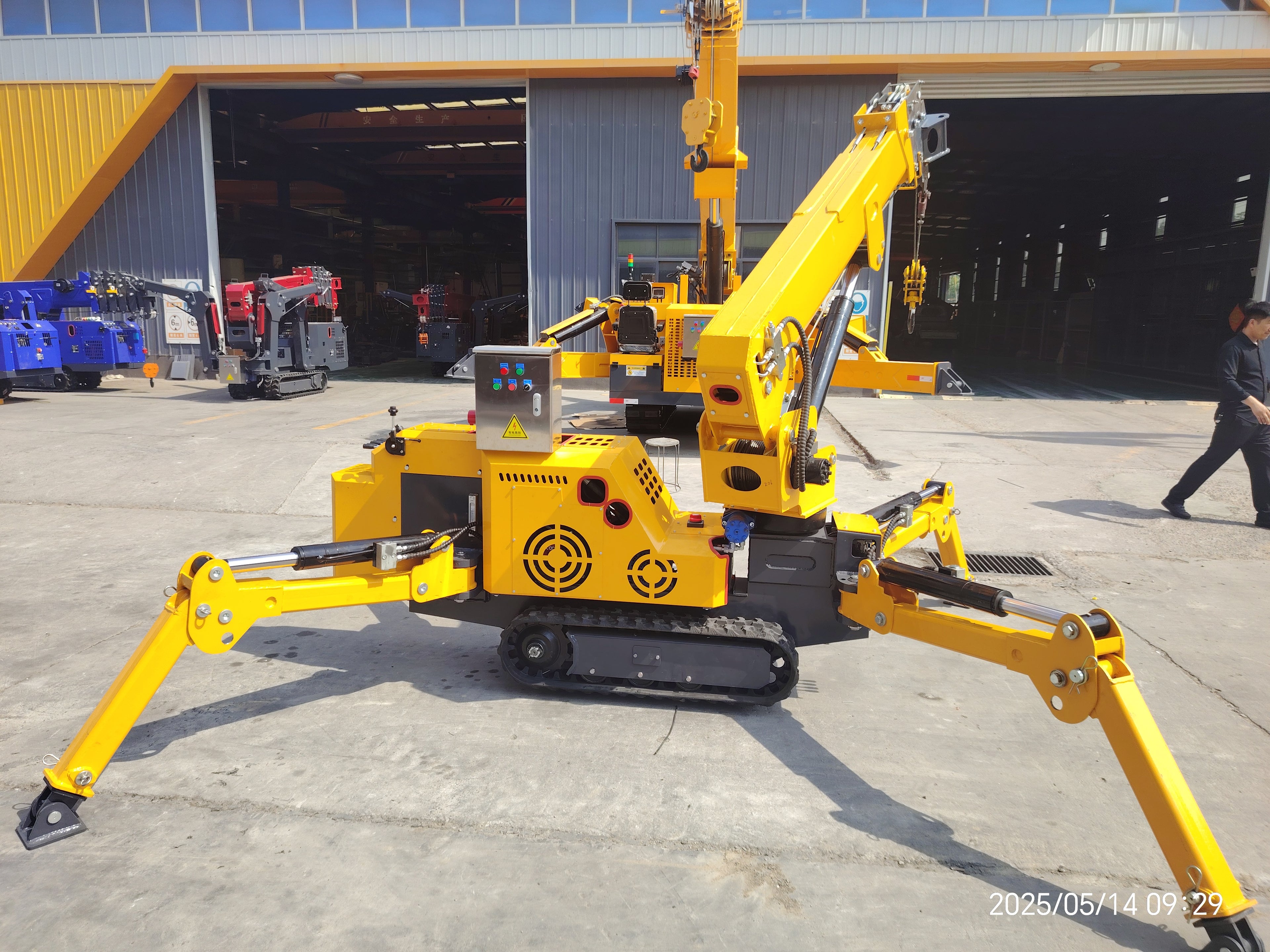 Pásový žeriav 1.2t